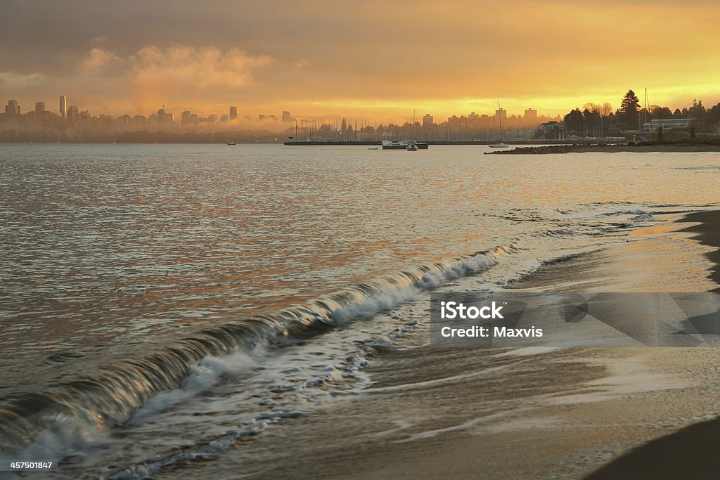 夜明けジェリチョビーチ、バンクーバー - かすみのロイヤリティフリーストックフォト