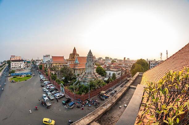 istock Wat Ounalom At Sunset In Phnom Penh 457520031
