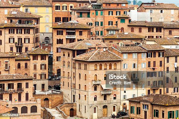 Provincia De Siena Toscana Italia Foto de stock y más banco de imágenes de Aire libre - Aire libre, Arquitectura, Arquitectura exterior