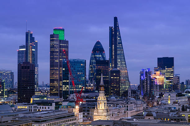 city of london 초고층 at dusk - heron tower 뉴스 사진 이미지