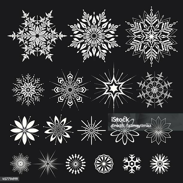 Ensemble De Flocons De Neige Vecteurs libres de droits et plus d'images vectorielles de Boule de Noël - Boule de Noël, Design, Décoration de Noël