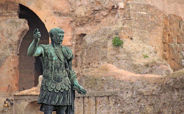 황후상 of julius caesar, 로마, 이탈리아. - julius caesar augustus caesar statue rome 뉴스 사진 이미지