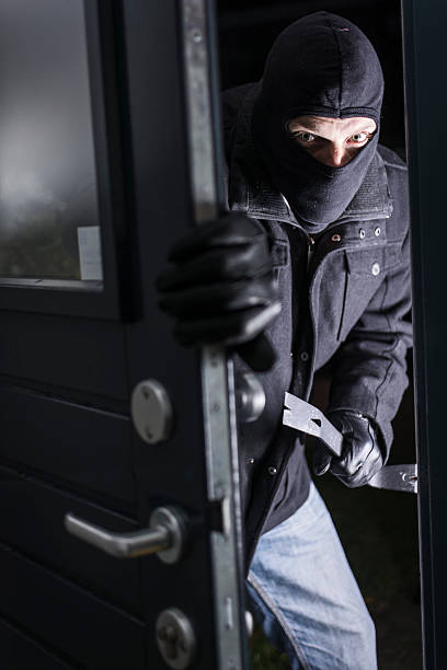 不法侵入 - burglary burglar thief house ストックフォトと画像