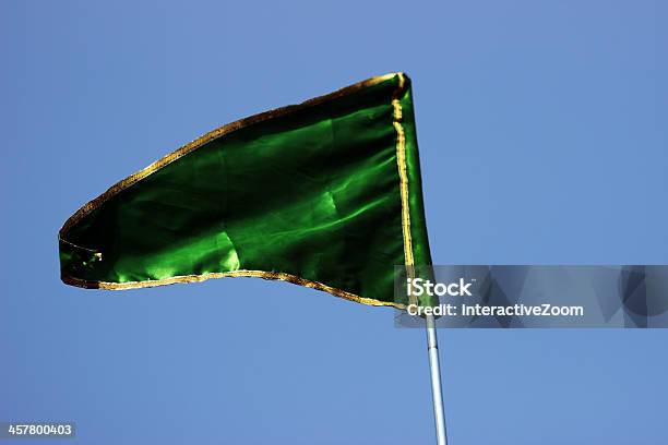 Foto de Verde Bandeira e mais fotos de stock de Aventura - Aventura, Bandeira, Bandeira Esportiva