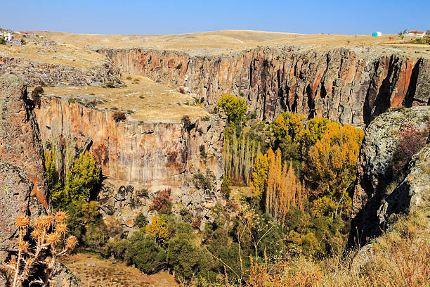 ihlara valley in turchia - ihlara valley foto e immagini stock