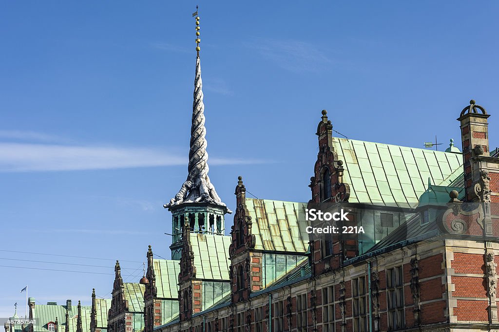 Копенгагене: Boersen и Дракон Шпиль - Стоковые фото Крыша роялти-фри