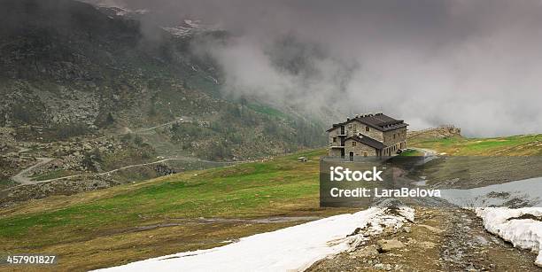 Foto de Refúgio e mais fotos de stock de Proteção - Proteção, Valle D'Aosta, Aldeia
