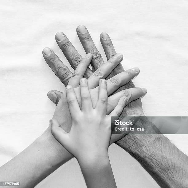 Mãos Mostrando Unidade - Fotografias de stock e mais imagens de Acordo - Acordo, Adulto, Amizade