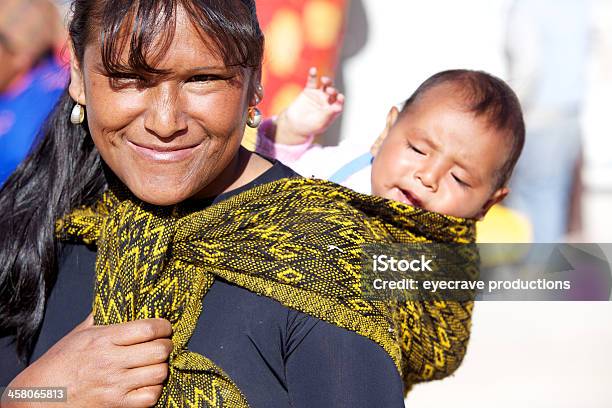 Sierra Madre Tarahumara Originários - Fotografias de stock e mais imagens de Cultura Indígena - Cultura Indígena, México, Bebé