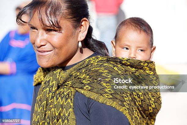 シエラマードレタラフマラ文化の先住民 - メキシコのストックフォトや画像を多数ご用意 - メキシコ, 赤ちゃん, 女性