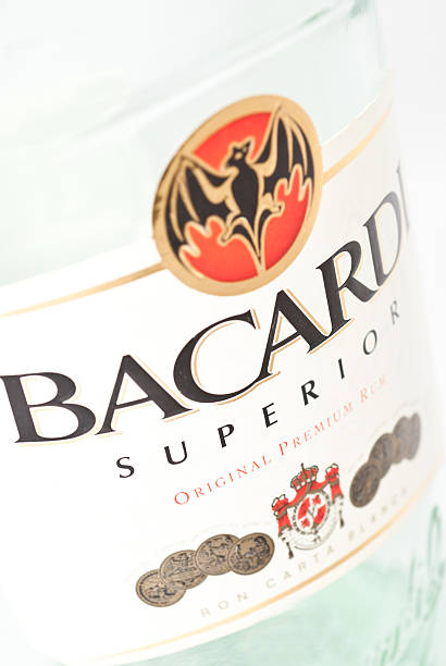 Rum Bacardi Superior Rum garrafa - foto de acervo