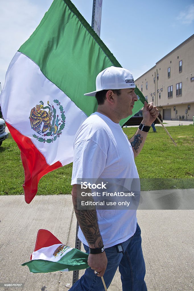 Uomo con bandiera Mexian - Foto stock royalty-free di Autorità