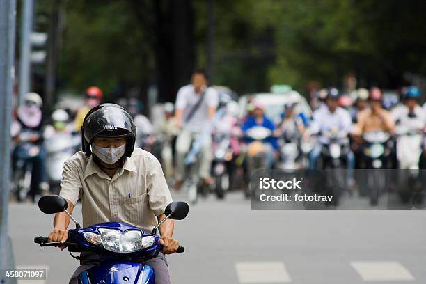 Scooter Di Traffico Ho Chi Minh City Vietnam - Fotografie stock e altre immagini di Adulto - Adulto, Affollato, Asia