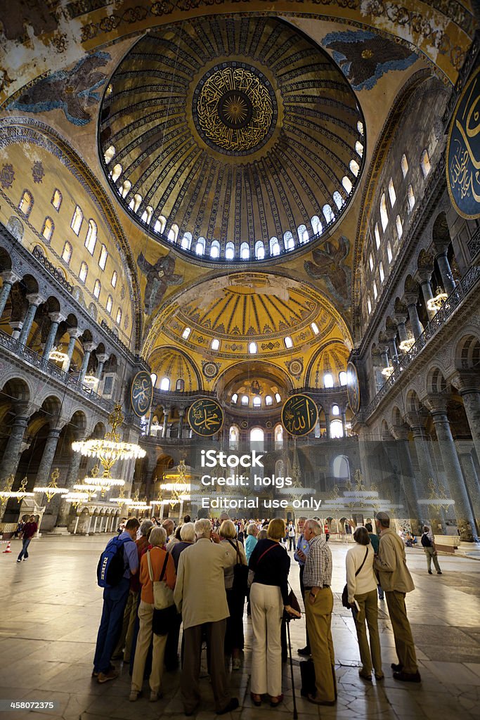 Tour grupo Hagia Sofia em Istambul - Royalty-free Domo Foto de stock