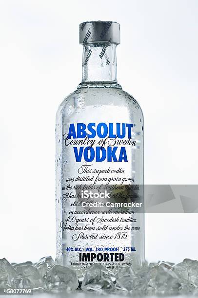 アブソルートウォッカオンザロックス - Absolutのストックフォトや画像を多数ご用意 - Absolut, ウォッカ, しずく