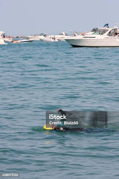 Schwimmer Schwimmt Freestyle In Lake Michigan In Partyboote Stockfoto und mehr Bilder von Aktiver Lebensstil