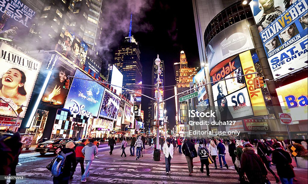 Iluminado Times Square na noite - Royalty-free As Américas Foto de stock