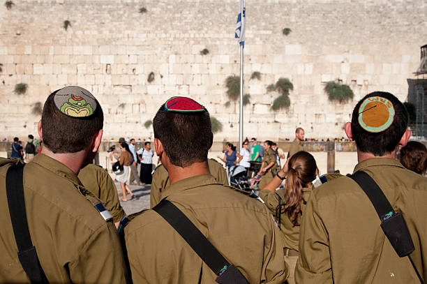 zionist jüdischen jugendlichen military camp - israel judaism israeli flag flag stock-fotos und bilder