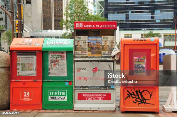 Zeitungspender Stockfoto und mehr Bilder von Zeitung - Zeitung, Calgary, Bedeckter Himmel