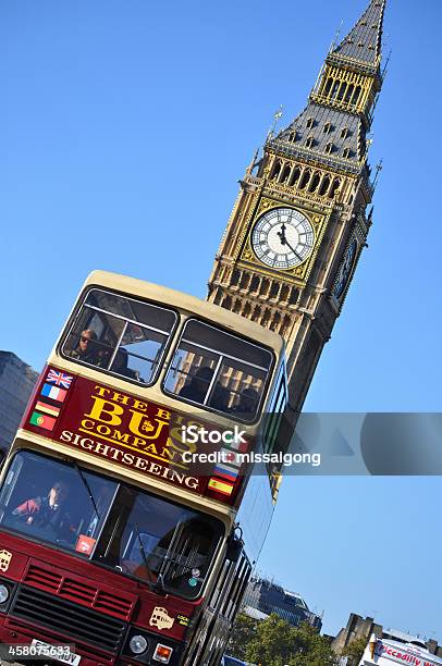 Foto de Big Ben E Ônibus De Turismo Em Londres e mais fotos de stock de Arquitetura - Arquitetura, Azul, Big Ben