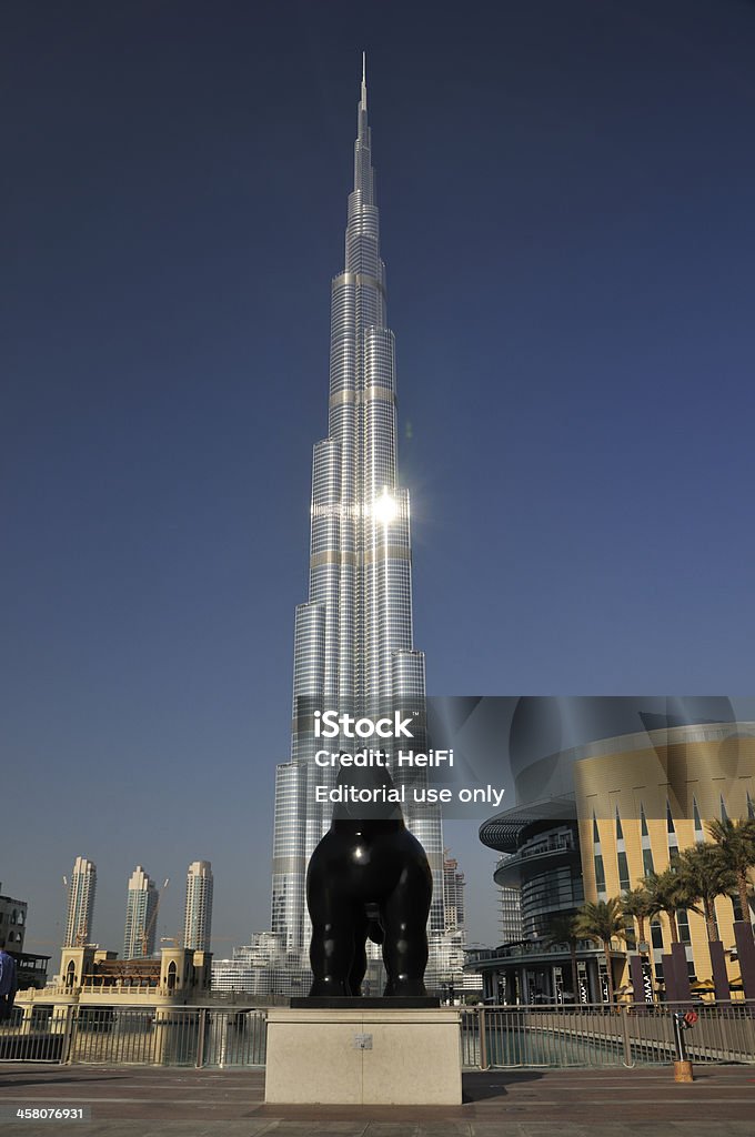 Em Dubai, Burj Khalifa - Foto de stock de Alto - Descrição Geral royalty-free