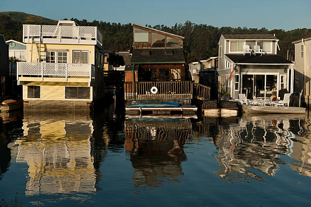 tôt le matin de sausalito - sausalito photos et images de collection