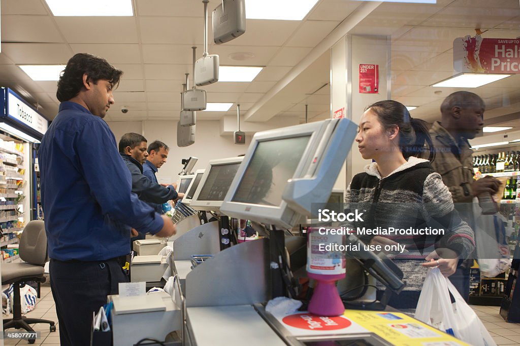 Compras de supermercado - Foto de stock de Tesco royalty-free