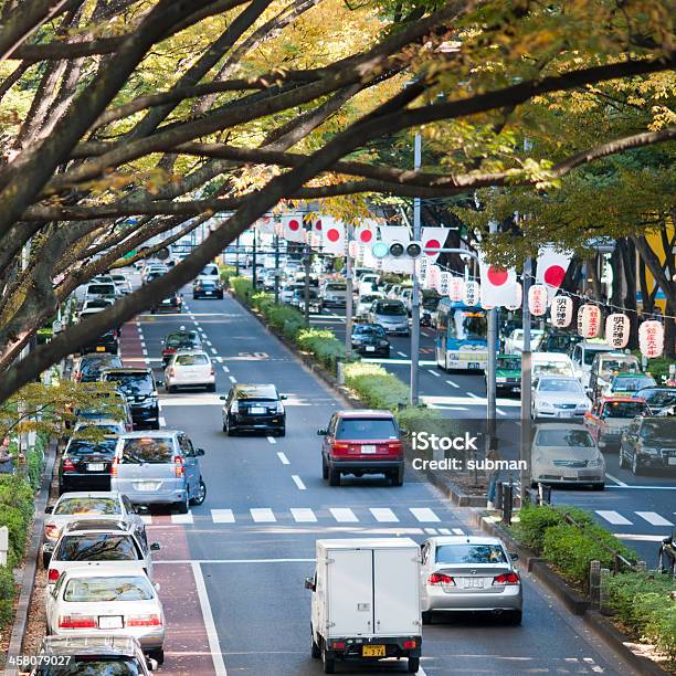 Omotesando Street En Tokio Decoradas Foto de stock y más banco de imágenes de Aire libre - Aire libre, Andar, Atestado