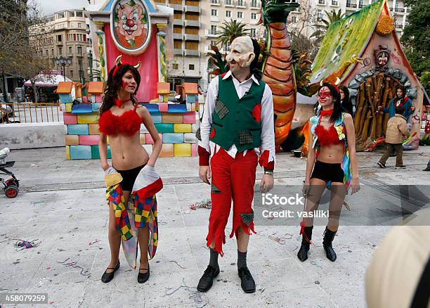 Carnevale Street Prestazioni - Fotografie stock e altre immagini di Ambientazione esterna - Ambientazione esterna, Artista, Artista di spettacolo