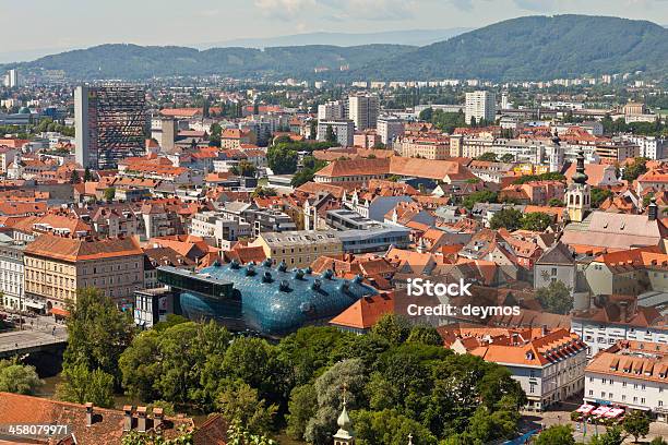 Widok Z Lotu Ptaka Z Grazu Austria - zdjęcia stockowe i więcej obrazów Architektura - Architektura, Austria, Bez ludzi