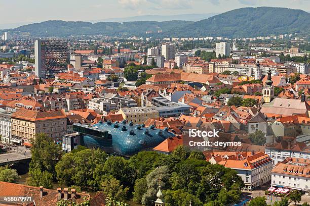 Vista Aérea De Graz Áustria - Fotografias de stock e mais imagens de Ao Ar Livre - Ao Ar Livre, Arquitetura, Cidade