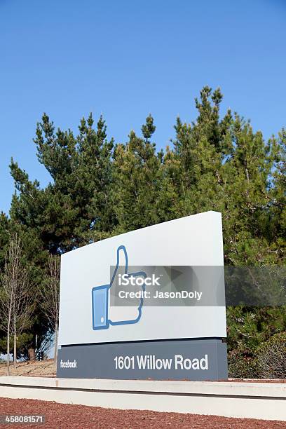 Facebook Menlo Park Stock Photo - Download Image Now - 2000, Business, Campus