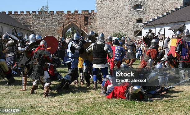 Cavalo De Batalha - Fotografias de stock e mais imagens de Agressão - Agressão, Arcaico, Armadura - Armadura tradicional