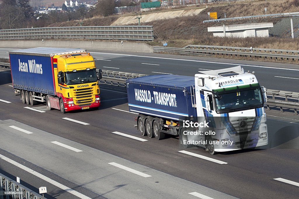 Lastwagen auf Deutsche Autobahn - Lizenzfrei Ansicht aus erhöhter Perspektive Stock-Foto