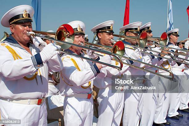 Foto de Naval Russa Orquestra De Desempenho e mais fotos de stock de Adulto - Adulto, Arte, Cultura e Espetáculo, Banda Militar