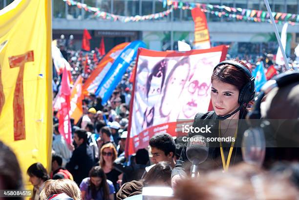 Foto de Viva A Partir De 1º De Maio De Demonstração e mais fotos de stock de 1 De Maio - 1 De Maio, 30 Anos, Bandeira