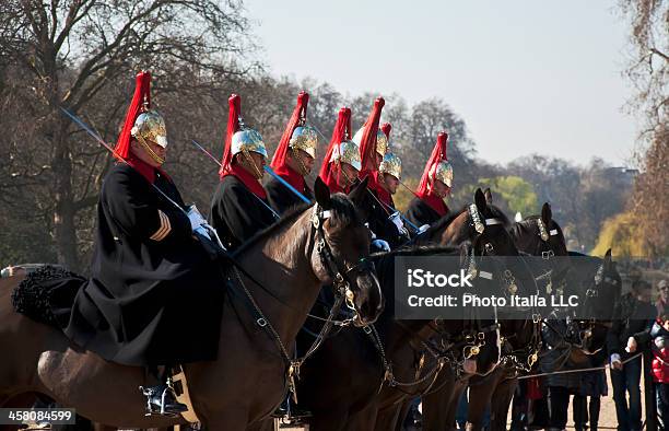 Queens Horse Guards Stockfoto und mehr Bilder von Armeehelm - Armeehelm, Bewegung, Britische Kultur