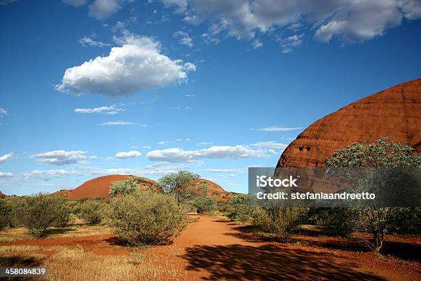 Olgas O Kata Tjuta Australia - Fotografie stock e altre immagini di Ambientazione esterna - Ambientazione esterna, Arenaria - Roccia sedimentaria, Australia