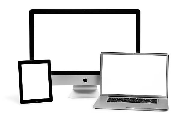 ipad apple imac et mackbook pro sur blanc - apple macintosh photos photos et images de collection