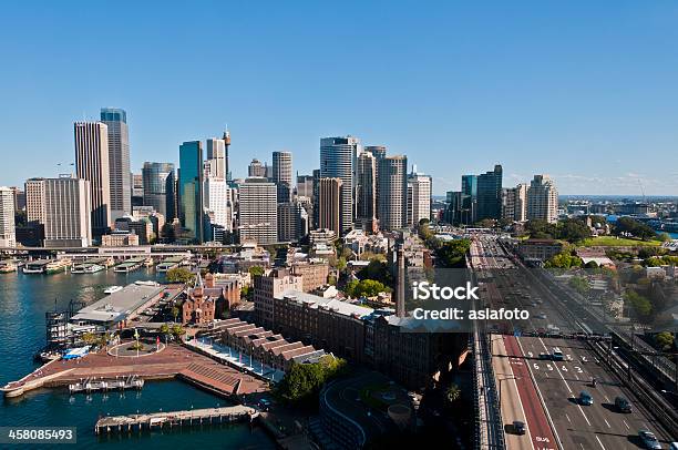 Photo libre de droit de Sydney En Australie Circular Quay Le Trafic Et De Cityscape Du Pont Harbour Bridge banque d'images et plus d'images libres de droit de Architecture