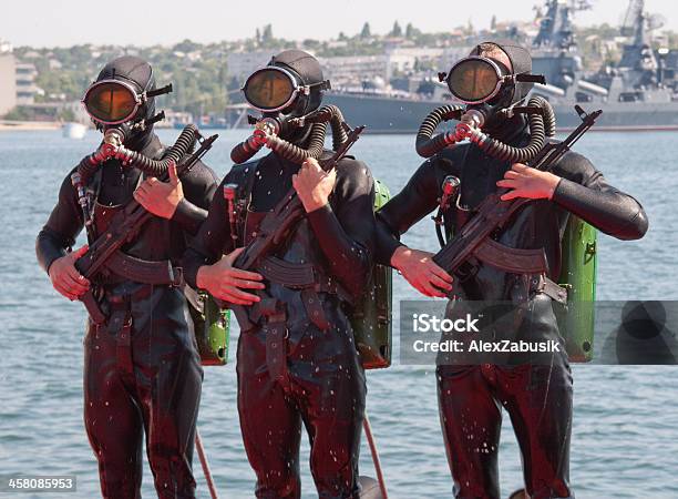 Русская Frogmen Участие В Военноморские Шоу — стоковые фотографии и другие картинки Специальные силы - Специальные силы, АК-47, Акваланг