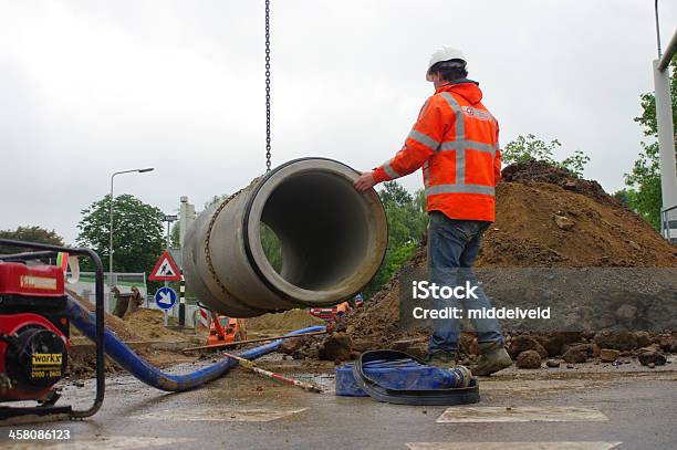 Recontruction Del Sistema De Aguas Residuales Foto de stock y más banco de imágenes de Boca de alcantarilla - Boca de alcantarilla, Aguas residuales, Desagüe