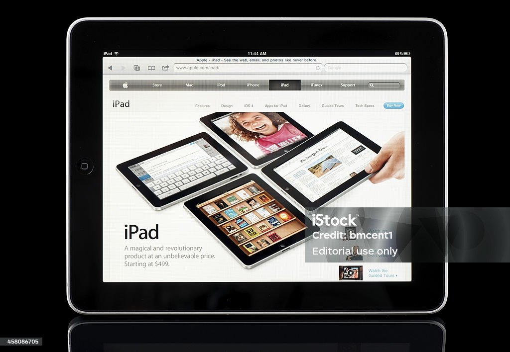 Apple iPad résultats propres page sur Apple.com, noir avec reflet - Photo de Couleur noire libre de droits