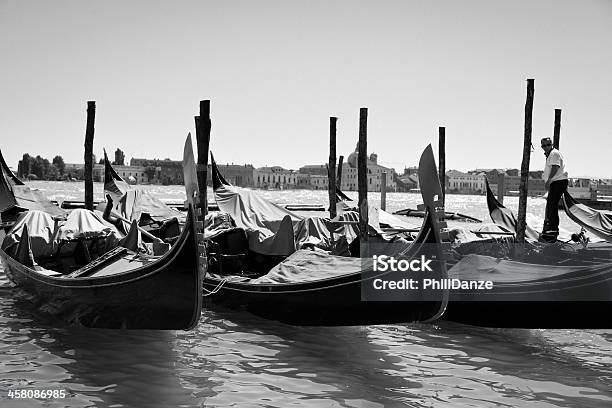 Gonodas Em Veneza - Fotografias de stock e mais imagens de Amor - Amor, Canal - Água Corrente, Cultura Italiana