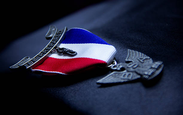 eagle scout premio - winning achievement award little boys fotografías e imágenes de stock