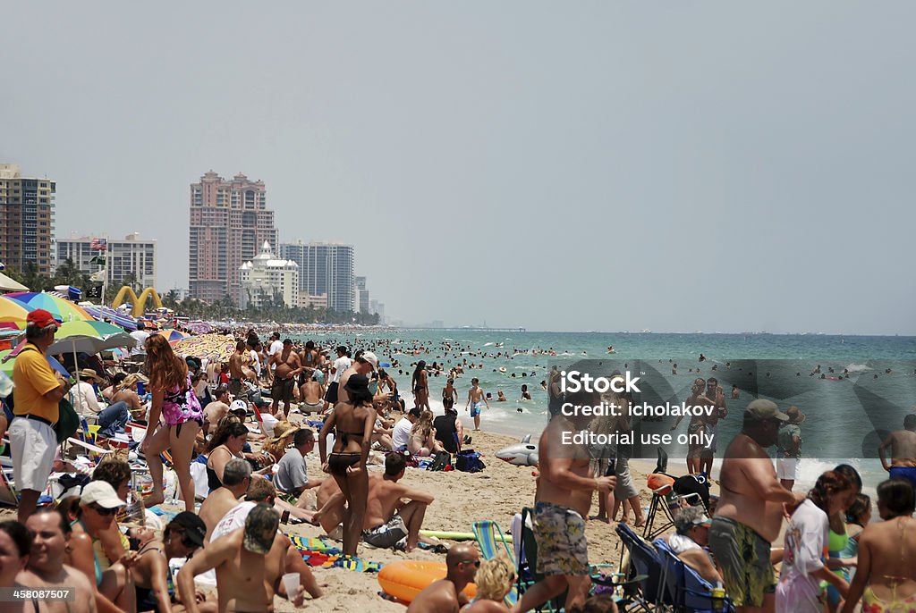 Affluence la plage à Fort lauderdale, en Floride - Photo de Affluence libre de droits