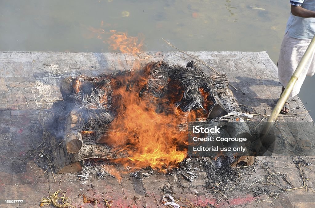 Cremação de um corpo humano - Royalty-free Brâmane Foto de stock