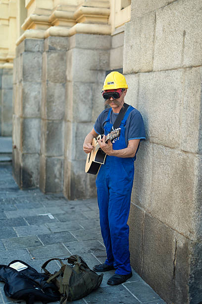 calle musicer - vienna street musician music musician fotografías e imágenes de stock