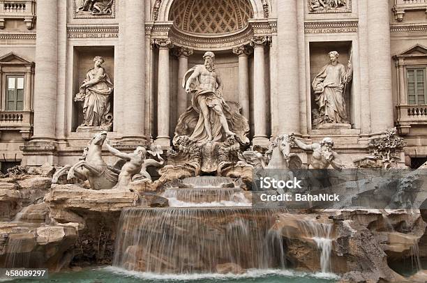 Fonte De Trevi - Fotografias de stock e mais imagens de Estátua - Estátua, Fonte, Fotografia - Imagem