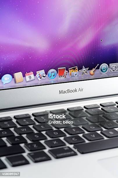 Plano Aproximado De Macbook Ar - Fotografias de stock e mais imagens de MacBook - MacBook, Computador Pessoal, Primeiro plano